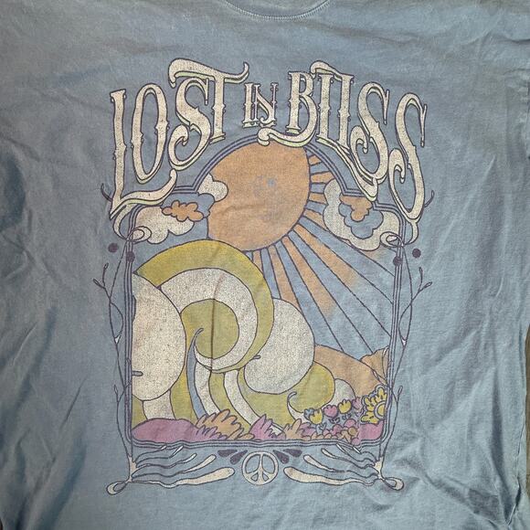 Lost In Bliss Hollister Graphic Tee Light Wash Oversized 100% Cotton XL - Picture 2 of 5